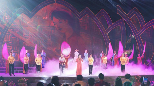 Lotus village festival marks birthday of President Ho Chi Minh
